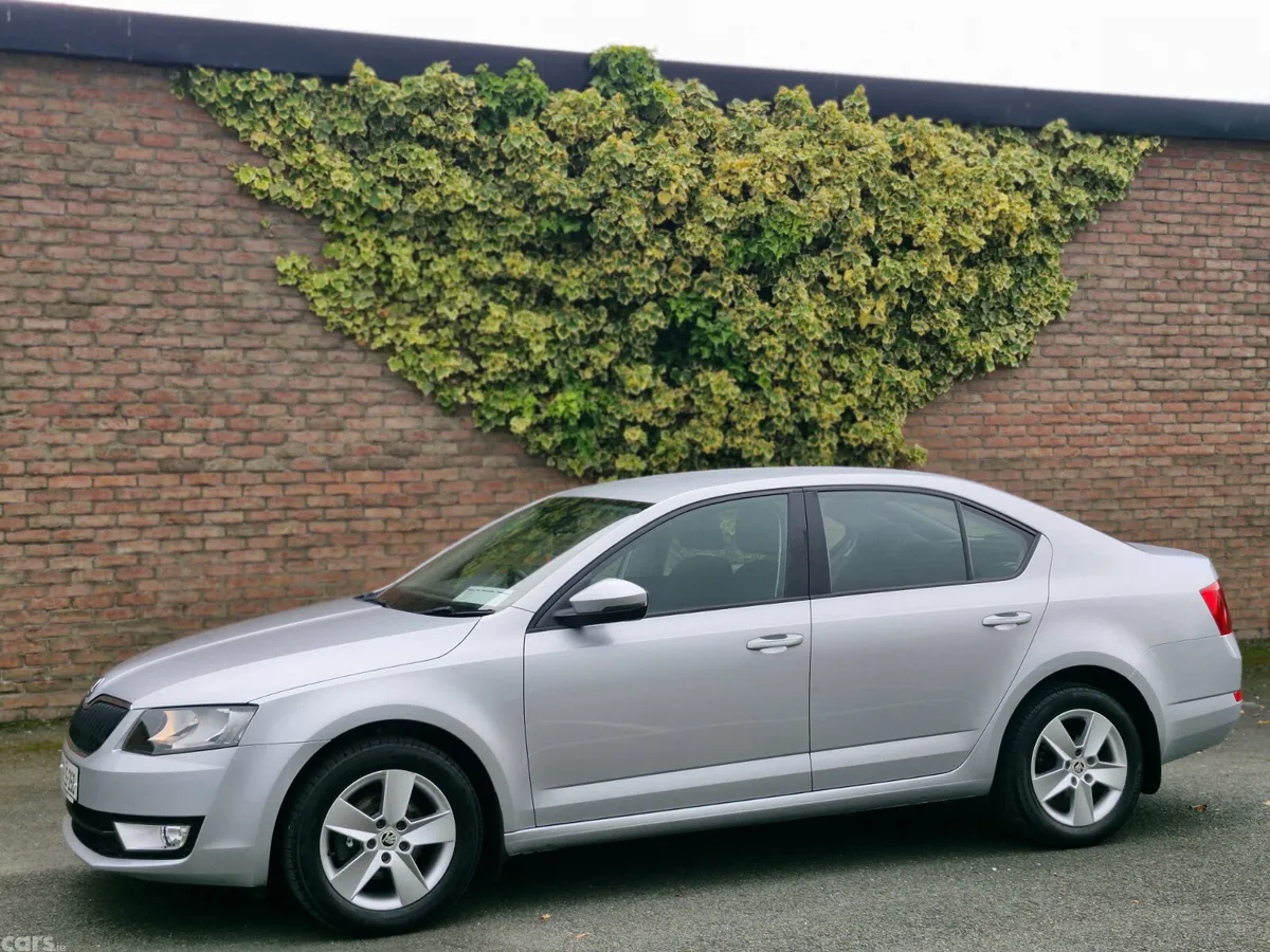 Skoda Octavia Saloon, Diesel, 2016, Silver