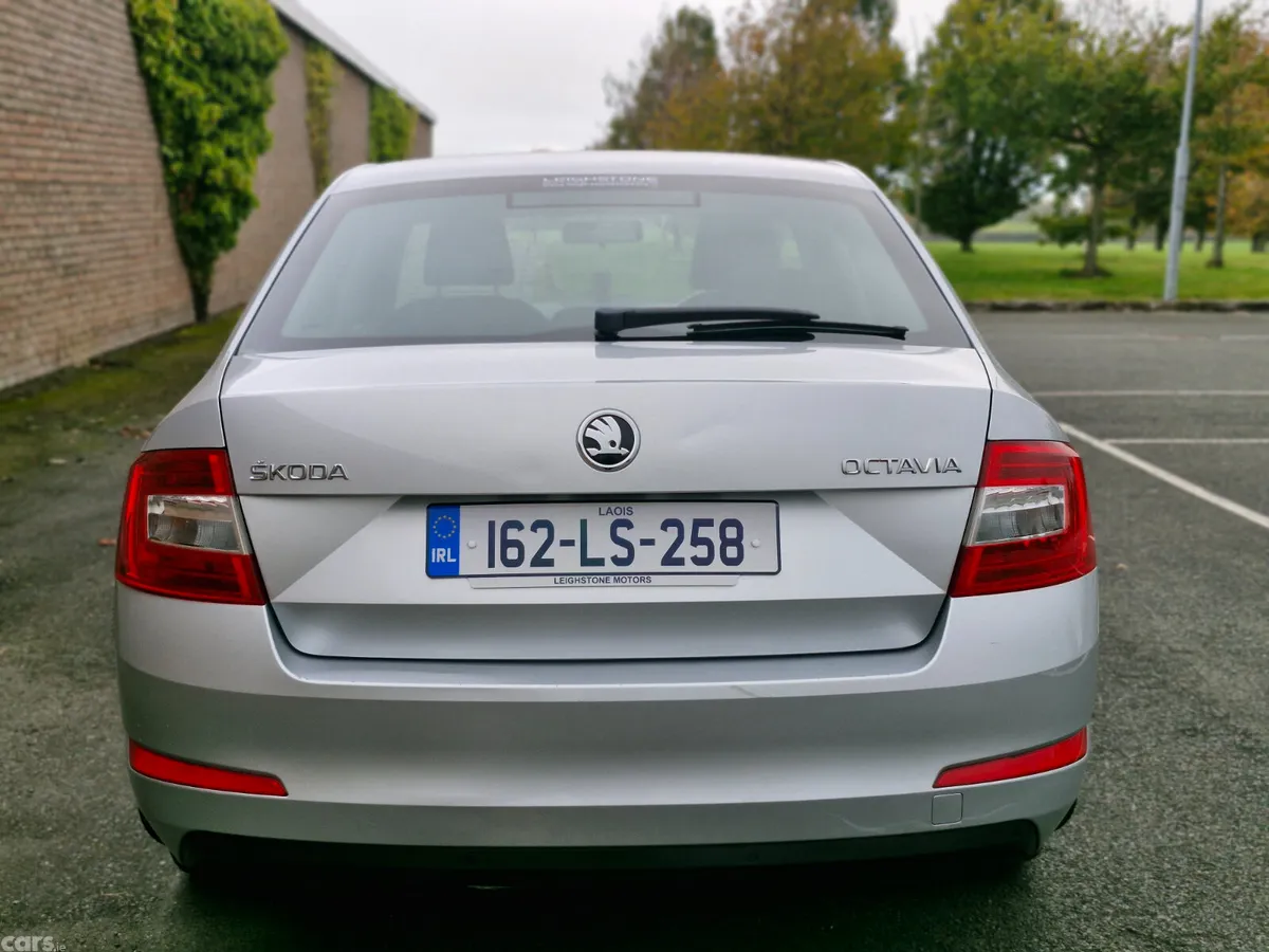 Skoda Octavia Saloon, Diesel, 2016, Silver