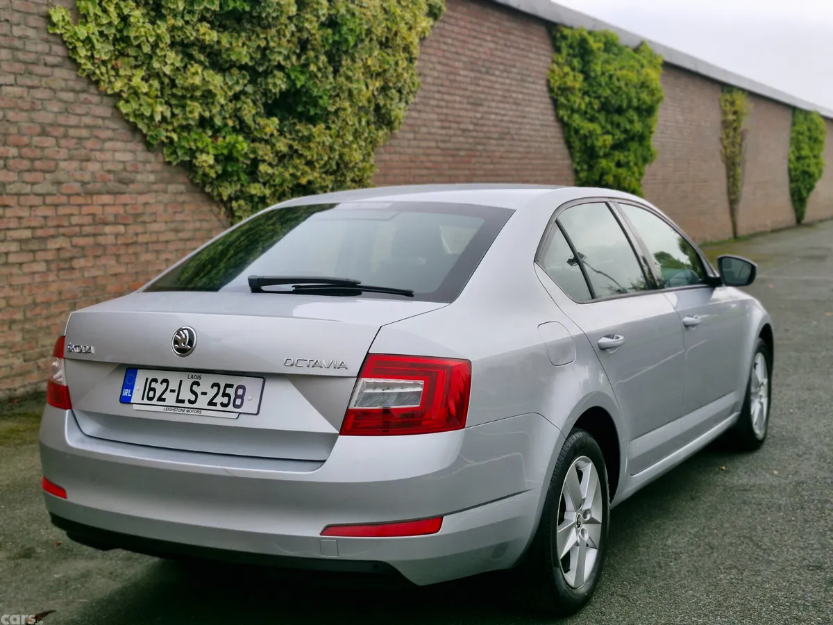 Skoda Octavia Saloon, Diesel, 2016, Silver