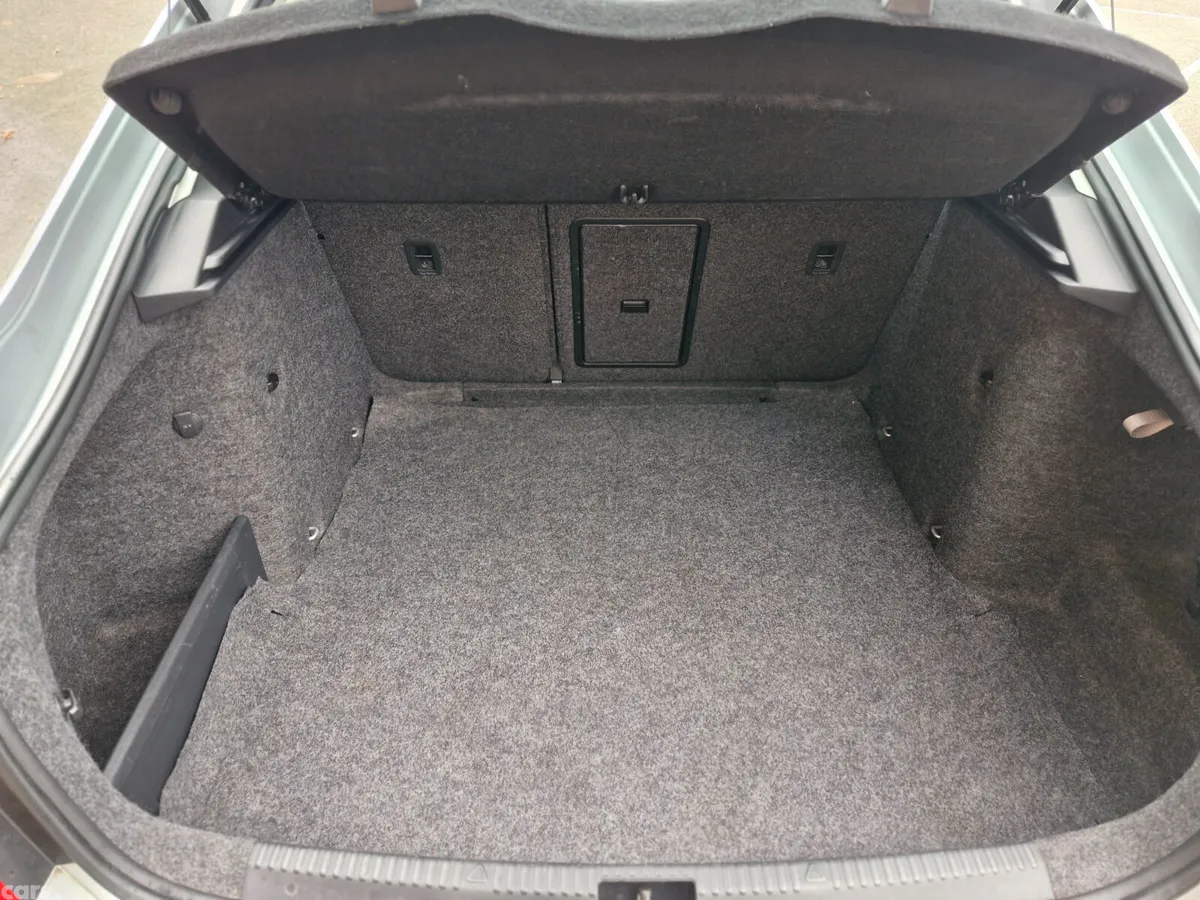Skoda Octavia Saloon, Diesel, 2016, Silver