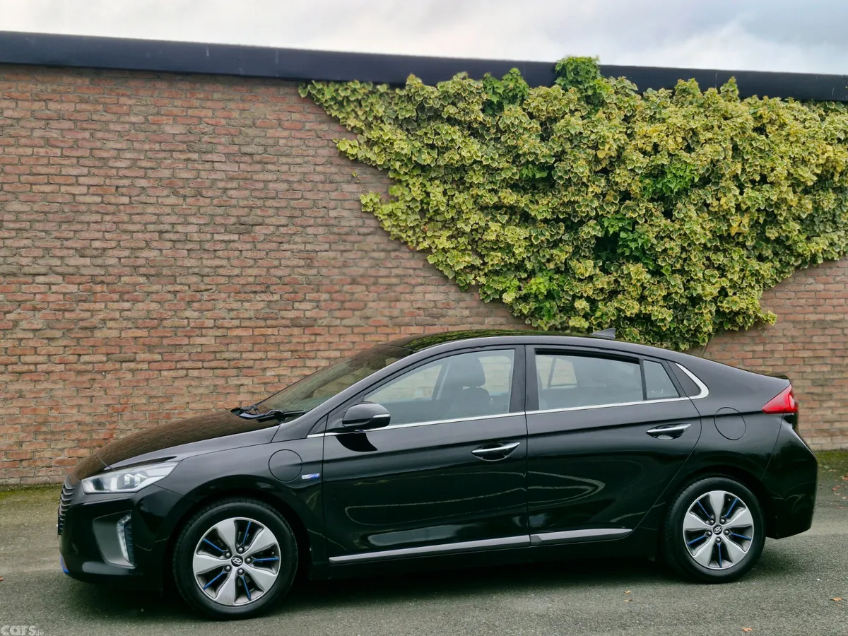 Hyundai IONIQ Hatchback, Petrol Plug-in Hybrid, 2018, Black