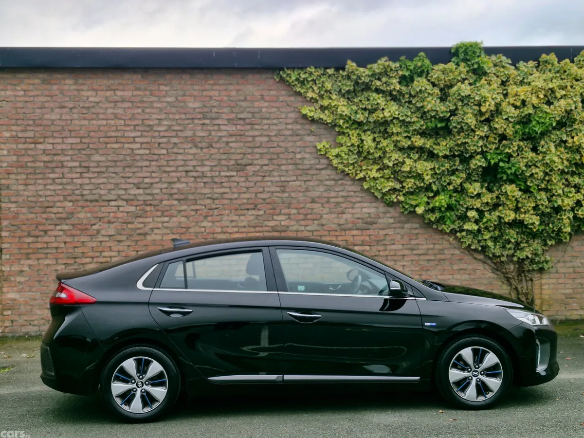 Hyundai IONIQ Hatchback, Petrol Plug-in Hybrid, 2018, Black