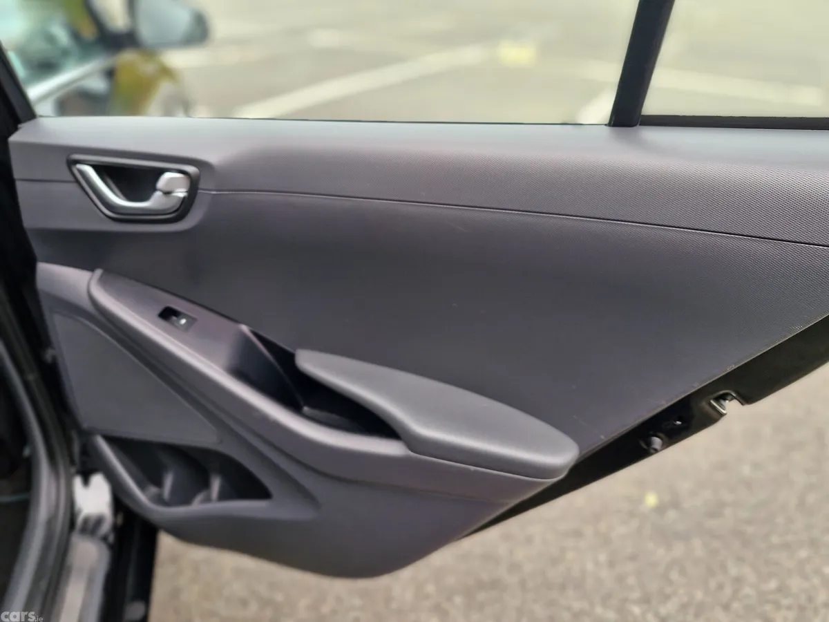 Hyundai IONIQ Hatchback, Petrol Plug-in Hybrid, 2018, Black