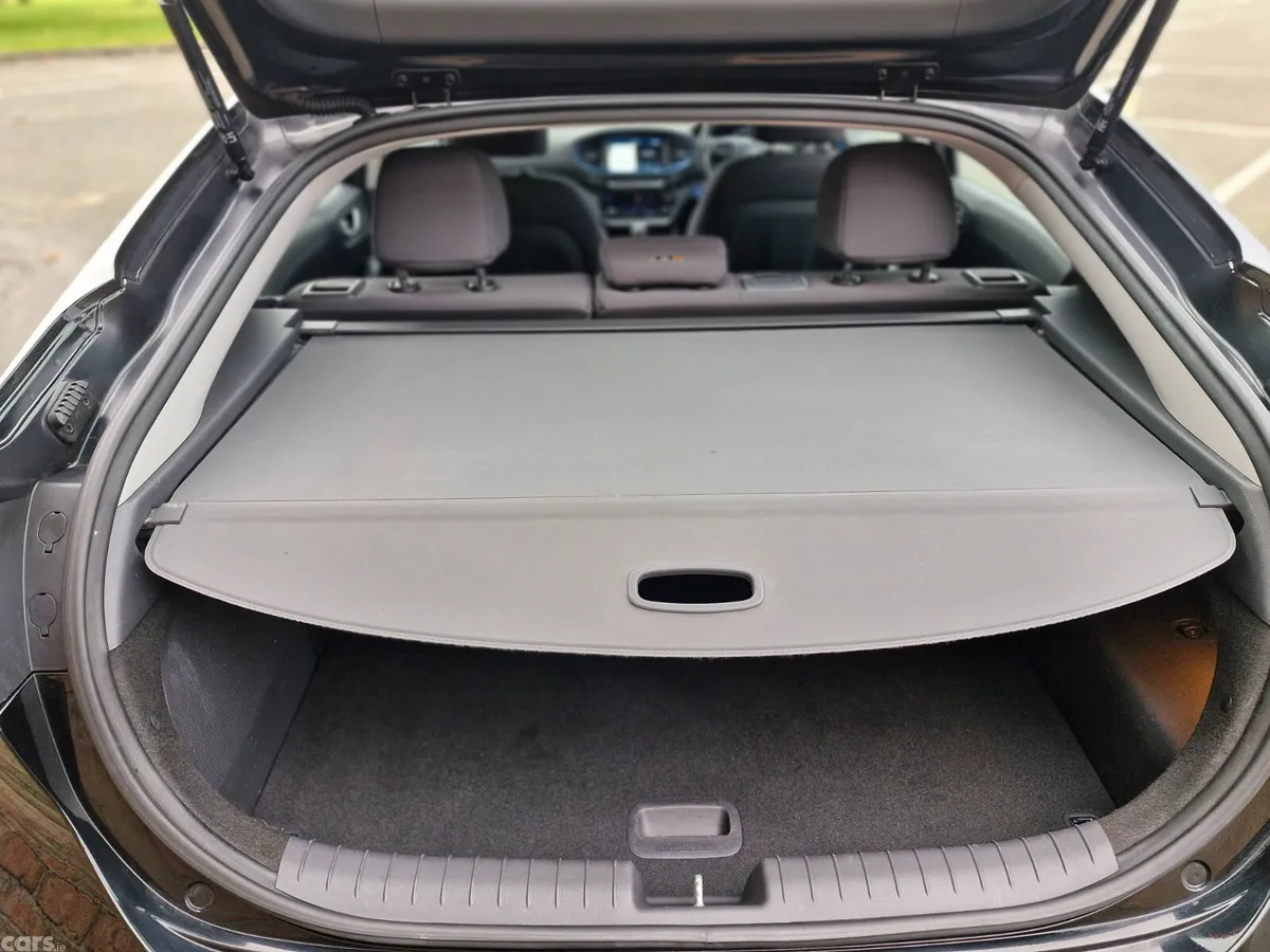 Hyundai IONIQ Hatchback, Petrol Plug-in Hybrid, 2018, Black