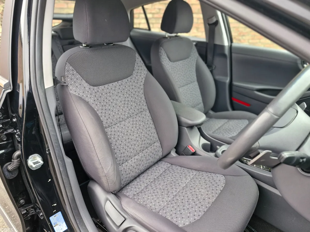 Hyundai IONIQ Hatchback, Petrol Plug-in Hybrid, 2018, Black