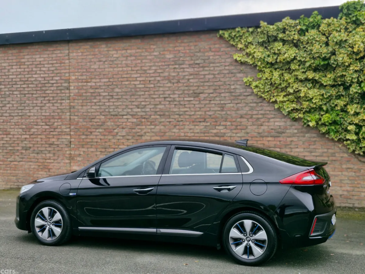 Hyundai IONIQ Hatchback, Petrol Plug-in Hybrid, 2018, Black