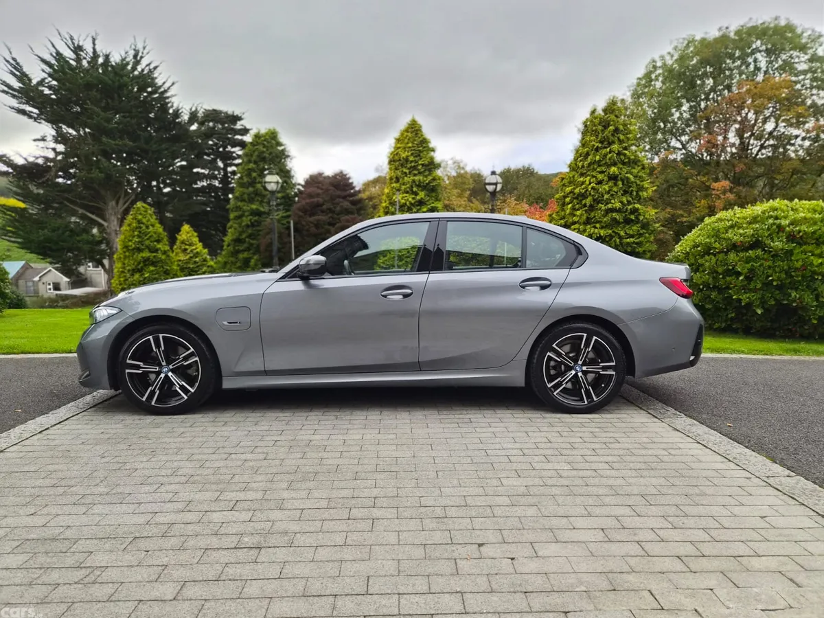 BMW 3-Series Saloon, Petrol Plug-in Hybrid, 2023, Grey