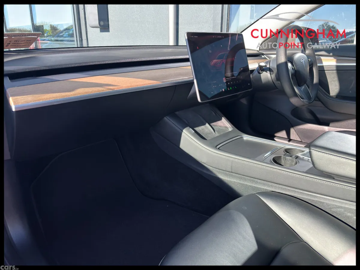 Tesla Model 3 Saloon, Electric, 2023, Red