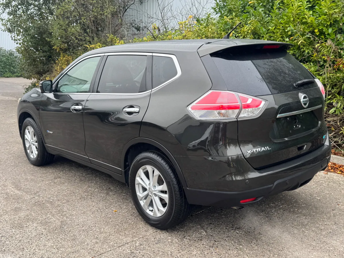 Nissan X-Trail SUV, Petrol Hybrid, 2016, Green