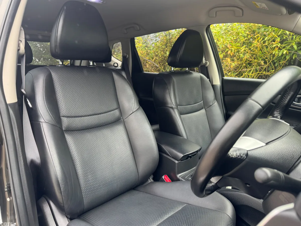 Nissan X-Trail SUV, Petrol Hybrid, 2016, Green