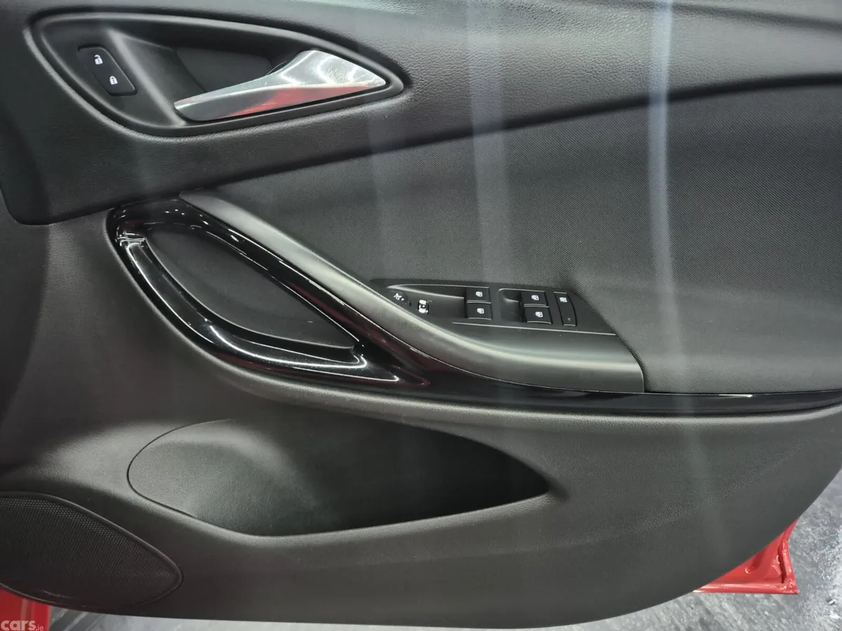 Opel Astra Hatchback, Diesel, 2018, Red