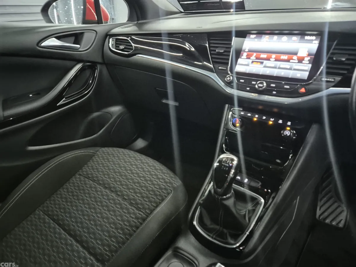 Opel Astra Hatchback, Diesel, 2018, Red