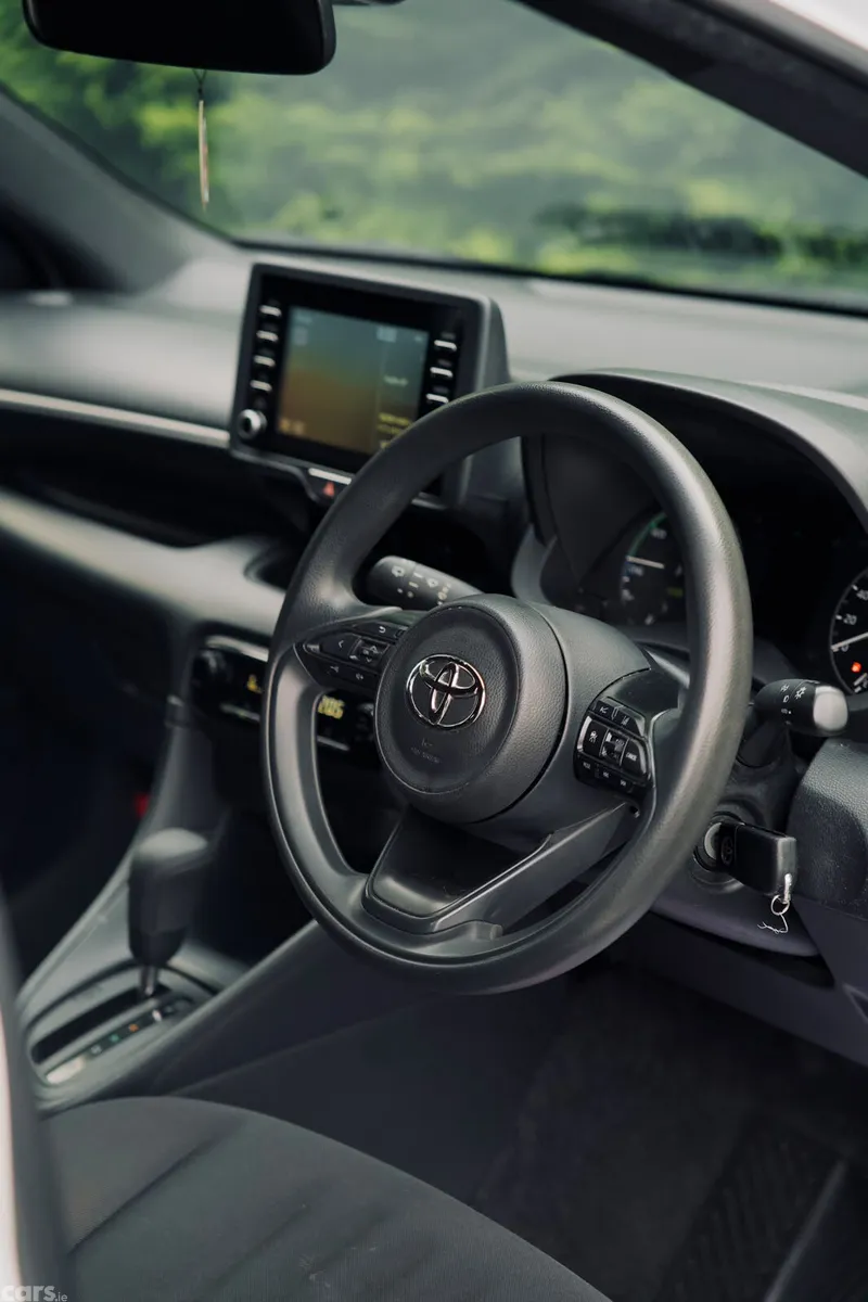 Toyota Yaris Hatchback, Petrol Hybrid, 2023, White