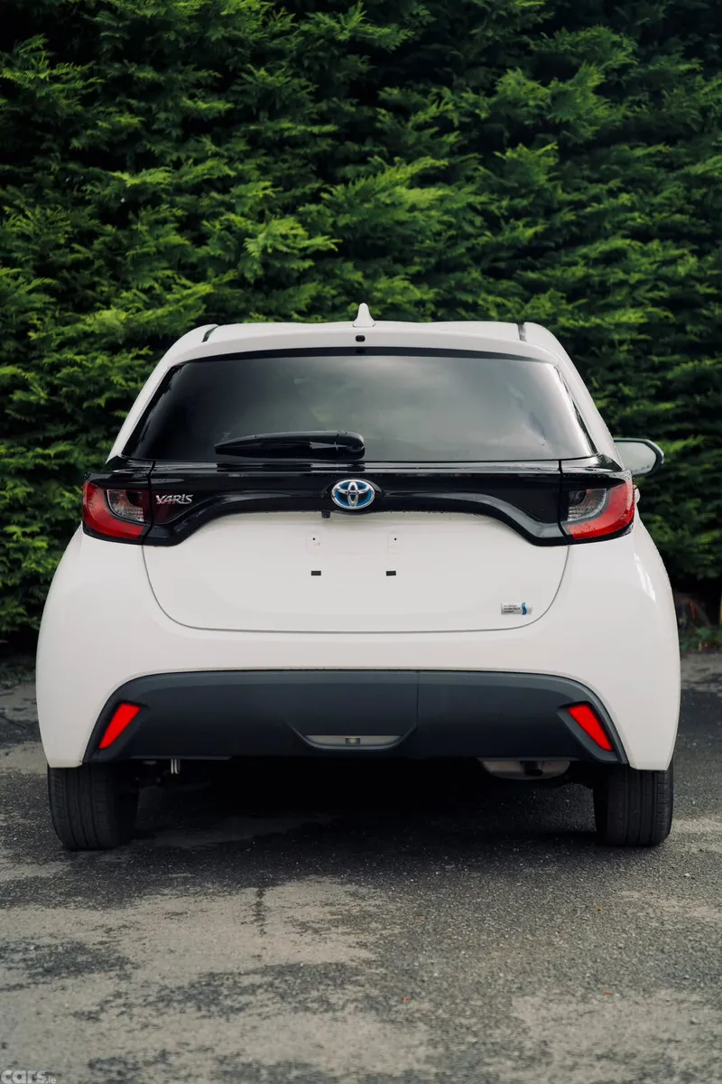Toyota Yaris Hatchback, Petrol Hybrid, 2023, White
