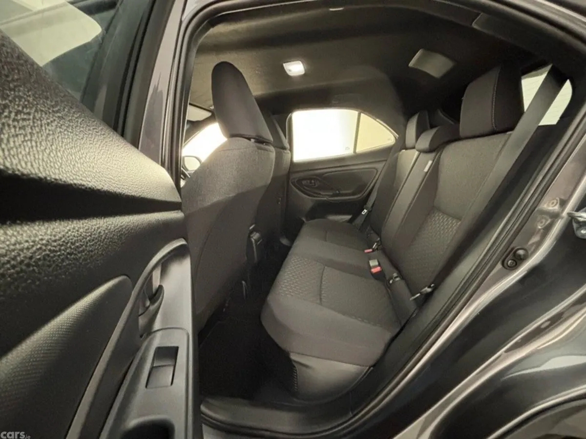 Toyota Yaris Cross Hatchback, Petrol Hybrid, 2026, Grey