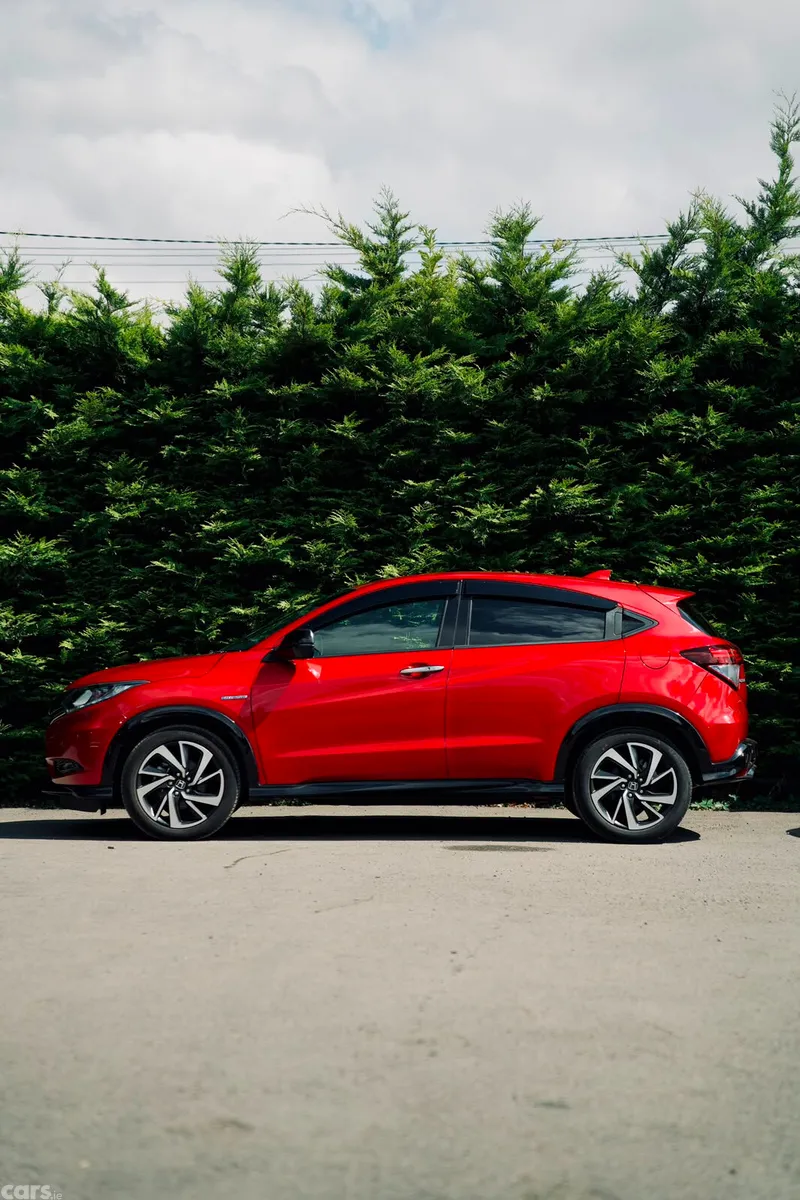 Honda Vezel Hatchback, Petrol Hybrid, 2017, Red