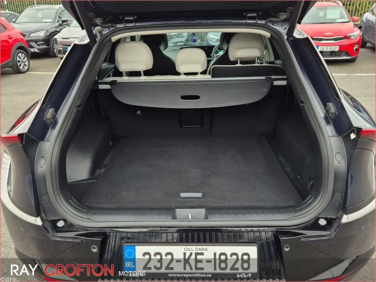 Kia EV6 MPV, Electric, 2023, Blue