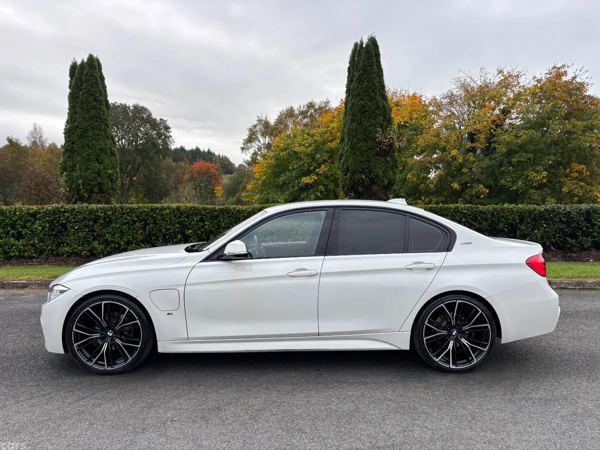 BMW 3-Series Saloon, Petrol Plug-in Hybrid, 2016, White