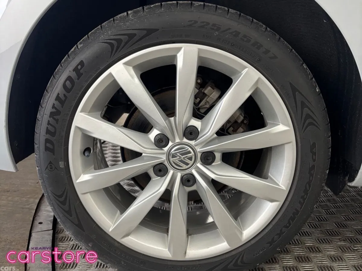 Volkswagen Golf Hatchback, Petrol, 2018, White