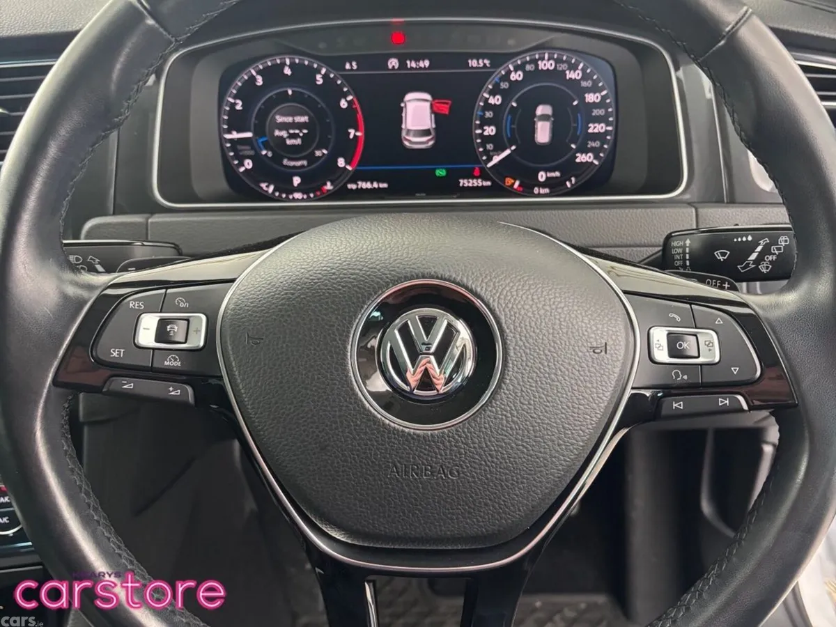 Volkswagen Golf Hatchback, Petrol, 2018, White