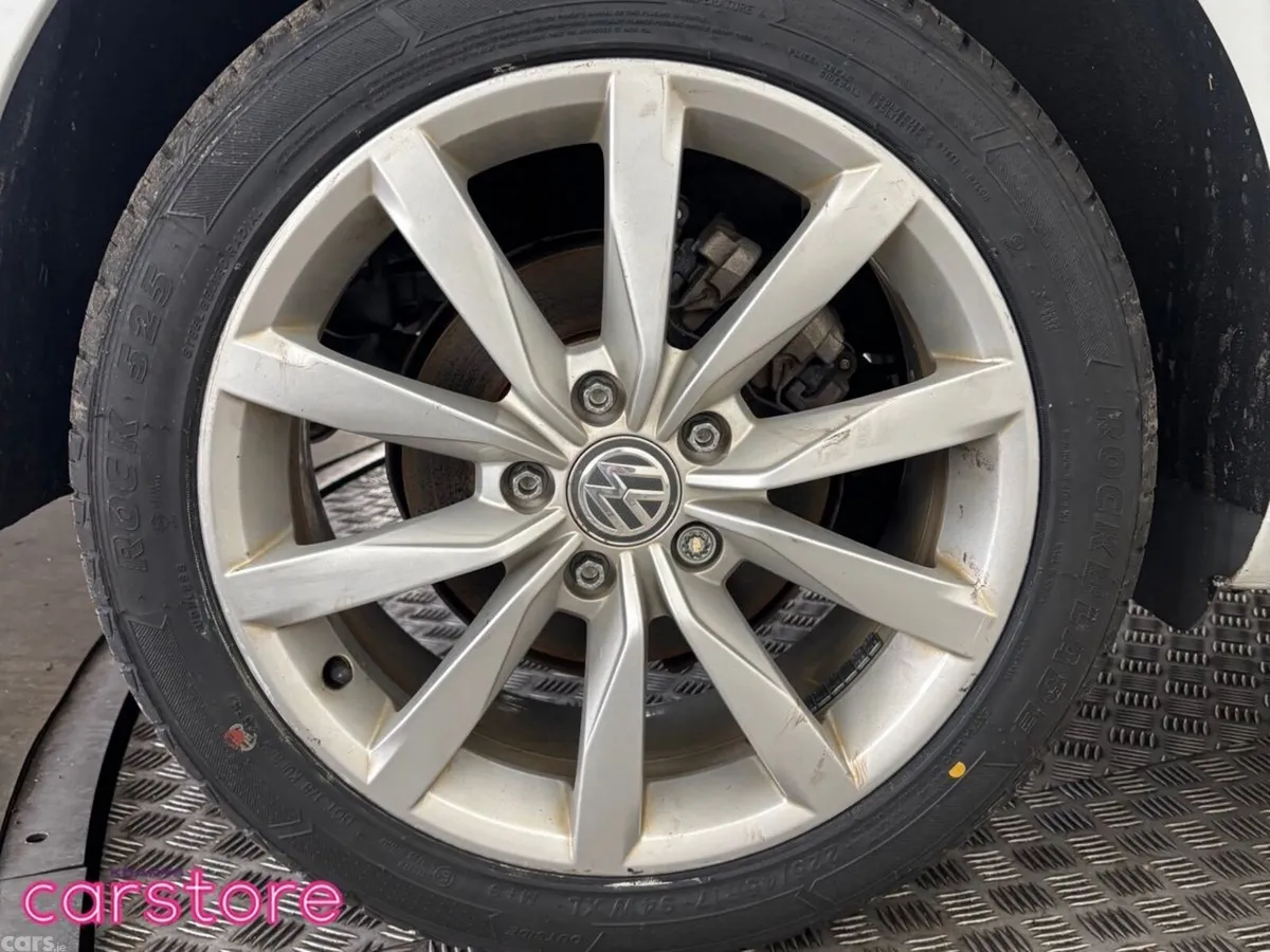 Volkswagen Golf Hatchback, Petrol, 2019, White