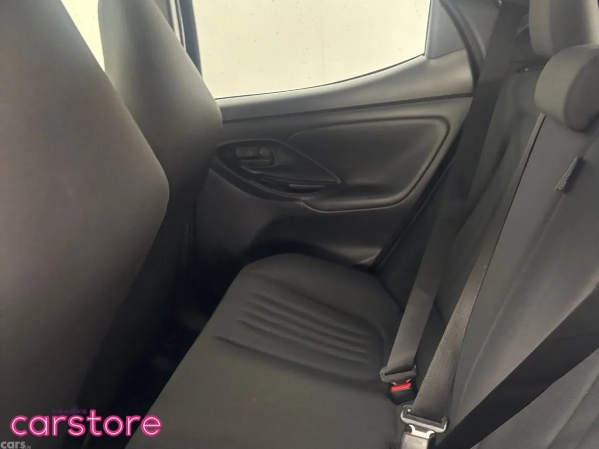 Toyota Yaris Hatchback, Petrol Hybrid, 2022, Blue