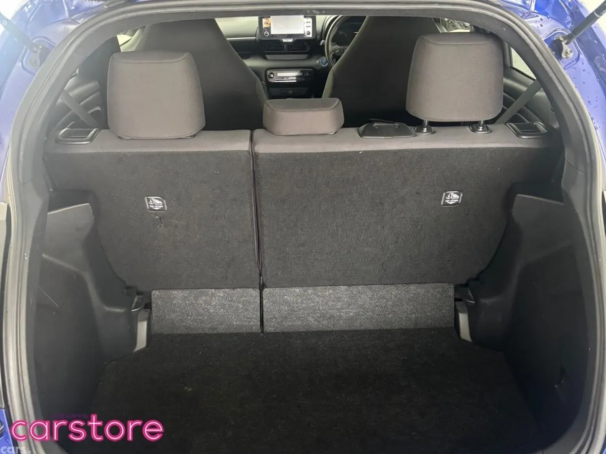 Toyota Yaris Hatchback, Petrol Hybrid, 2022, Blue