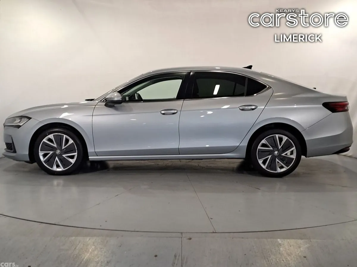 Skoda Superb Saloon, Diesel, 2024, Grey