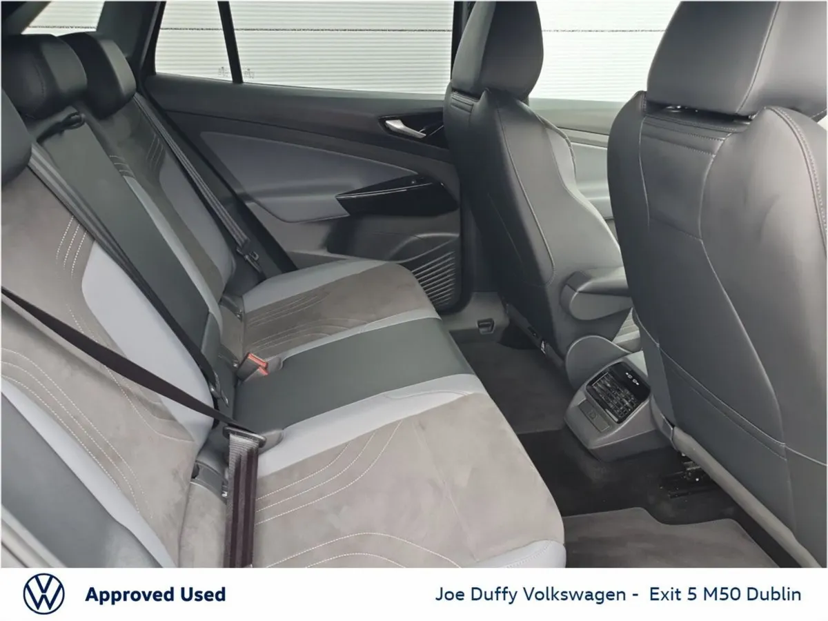 Volkswagen ID.4 SUV, Electric, 2025, Black