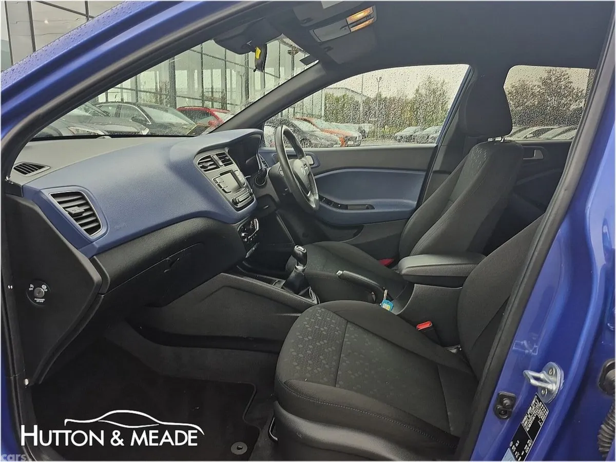 Hyundai i20 Hatchback, Petrol, 2019, Blue
