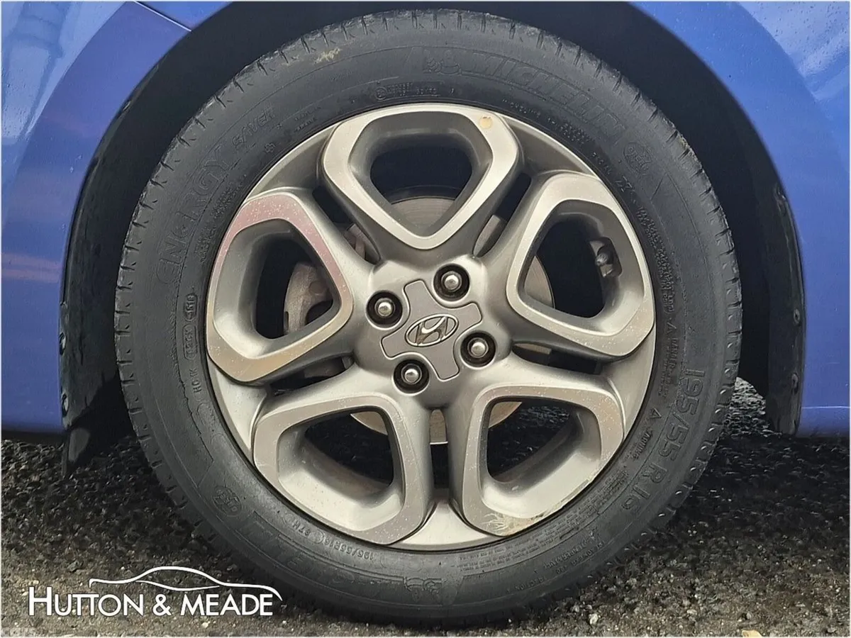 Hyundai i20 Hatchback, Petrol, 2019, Blue
