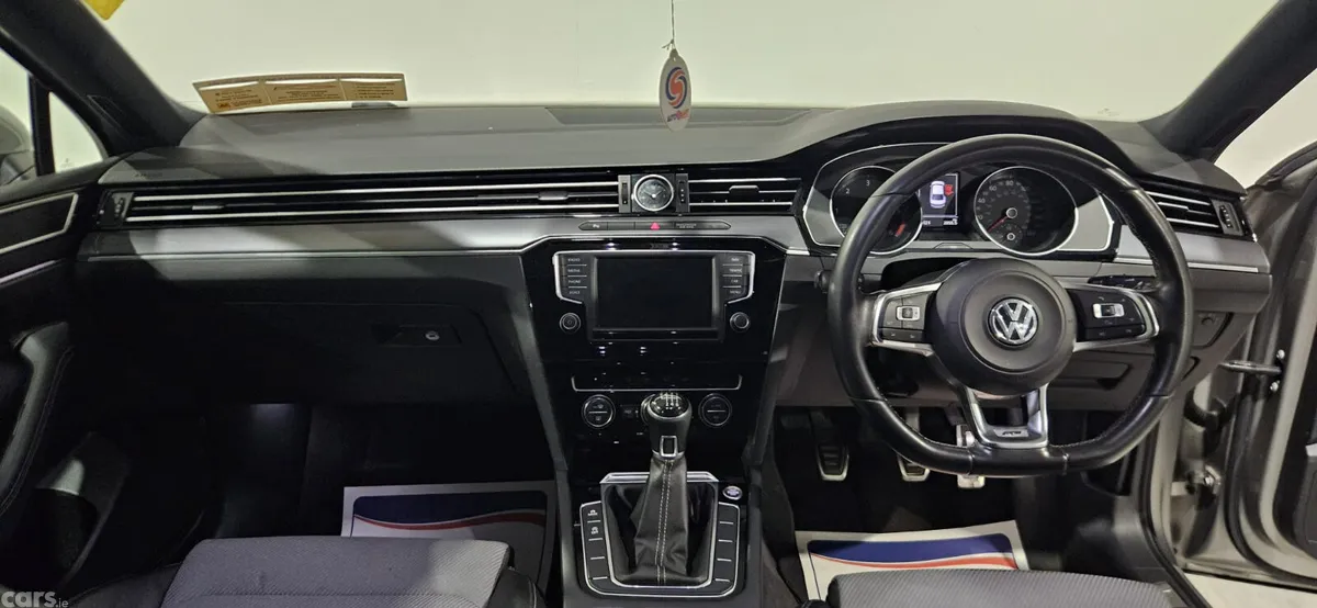 Volkswagen Passat Saloon, Diesel, 2015, Silver