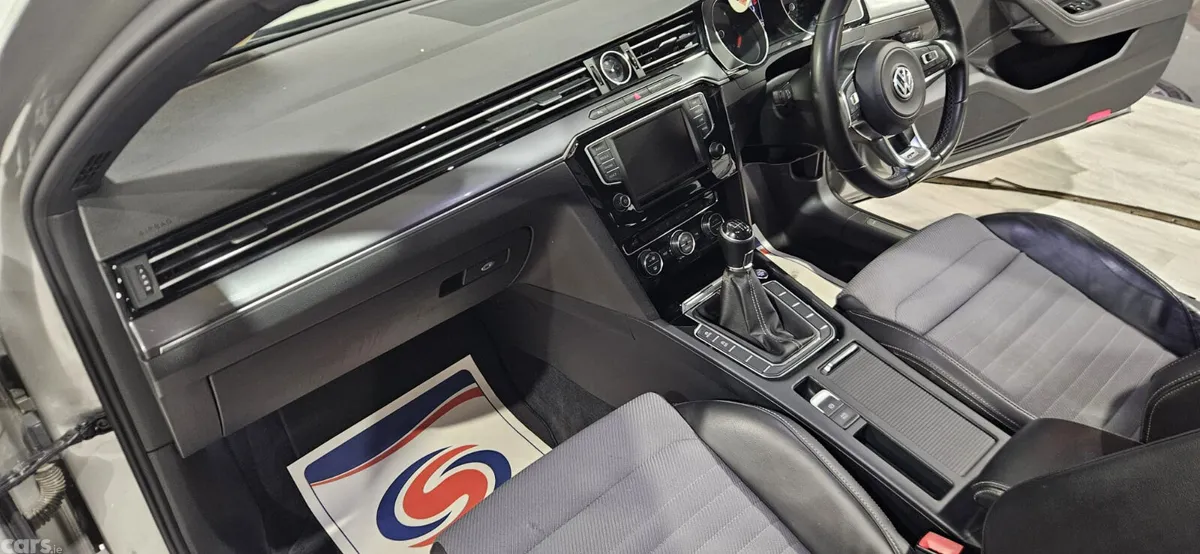 Volkswagen Passat Saloon, Diesel, 2015, Silver