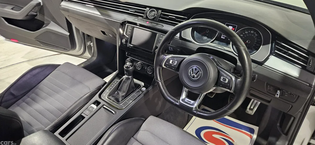 Volkswagen Passat Saloon, Diesel, 2015, Silver