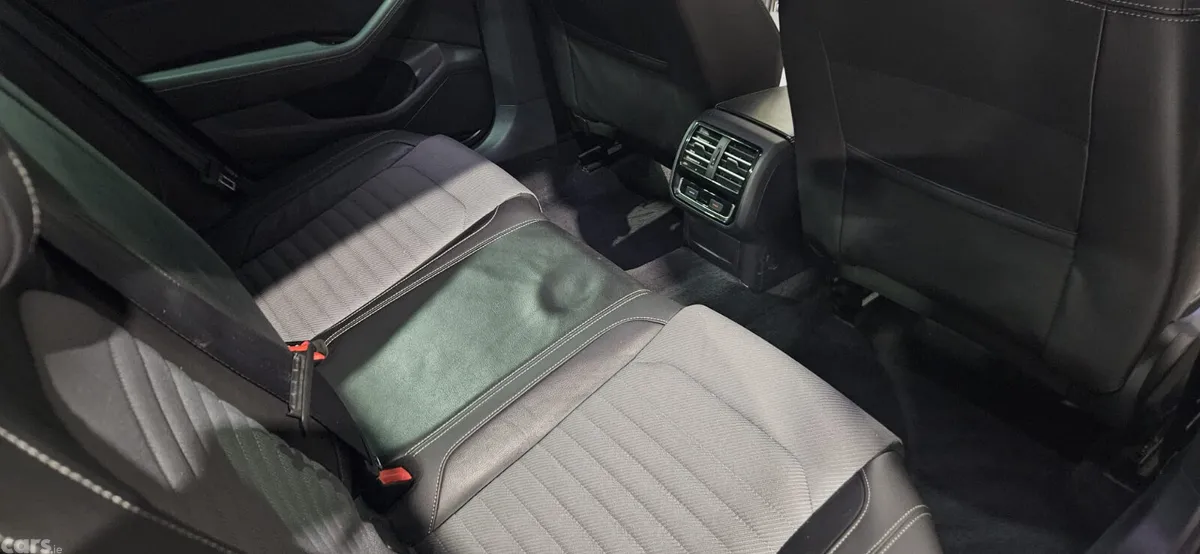 Volkswagen Passat Saloon, Diesel, 2015, Silver
