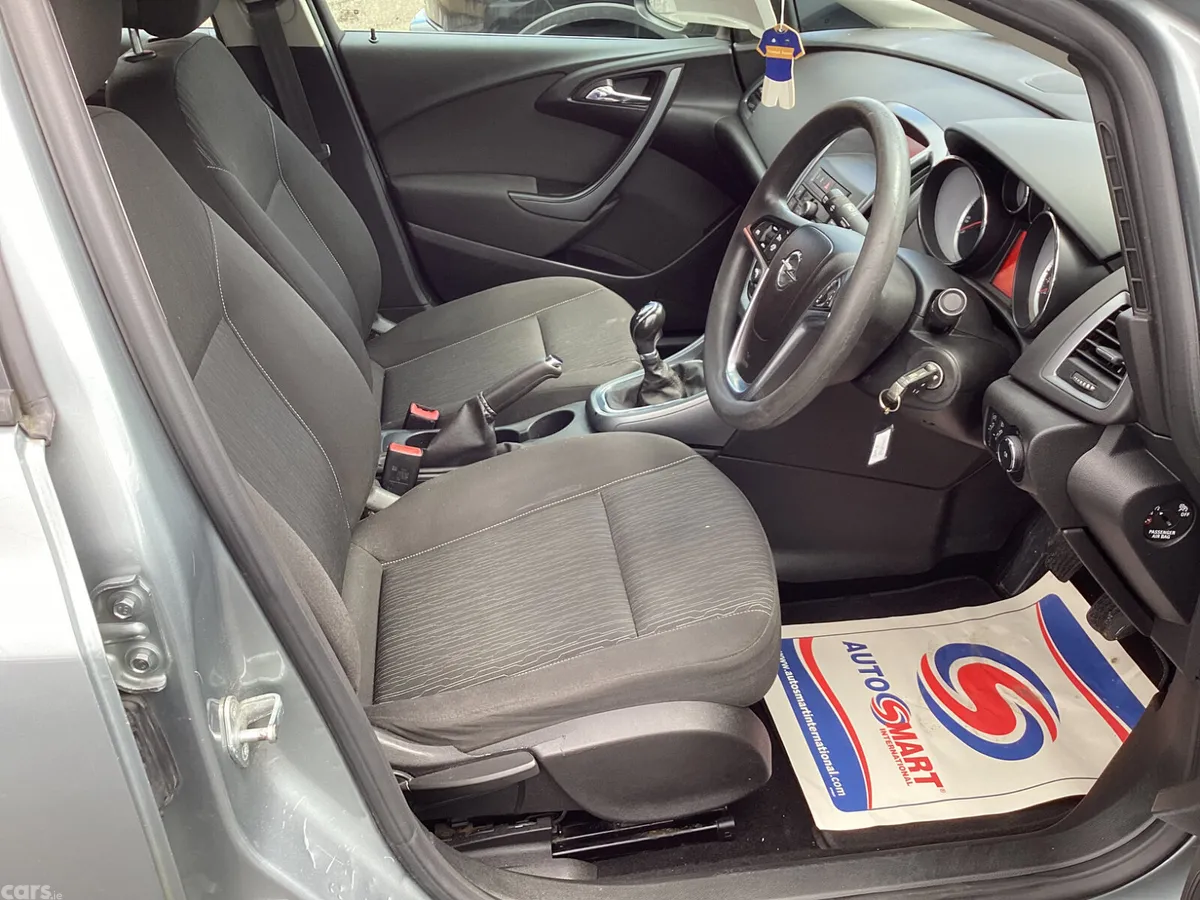 Opel Astra Saloon, Diesel, 2015, Silver