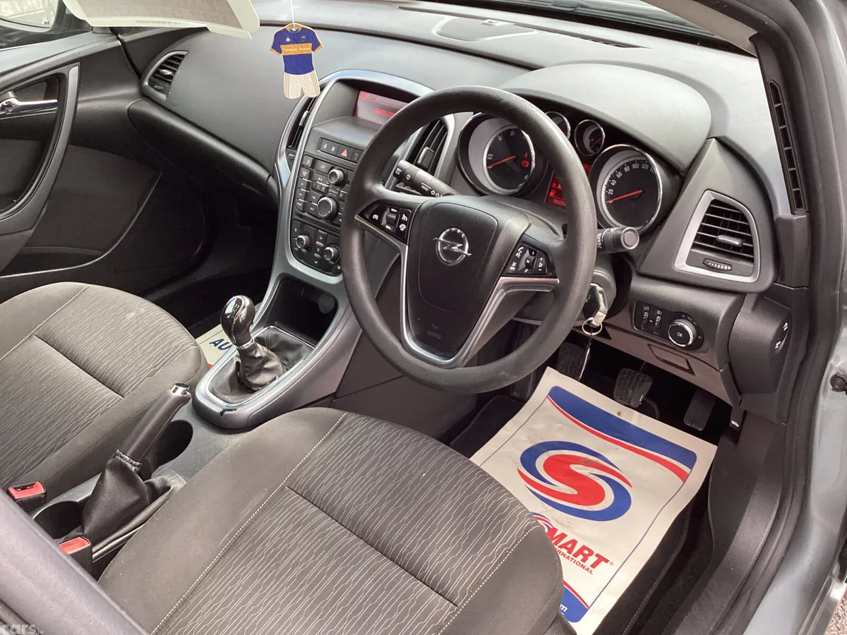 Opel Astra Saloon, Diesel, 2015, Silver