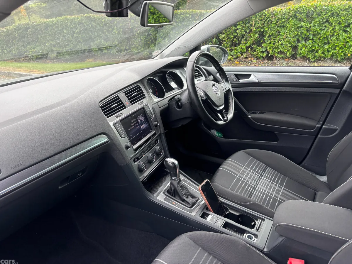 Volkswagen Golf Hatchback, Petrol, 2015, Silver