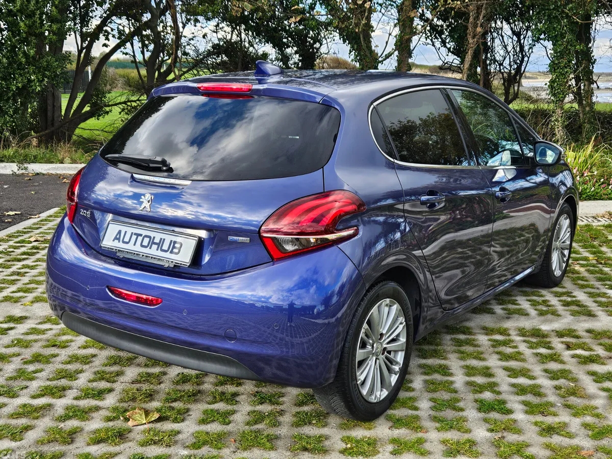 Peugeot 208 Hatchback, Petrol, 2016, Blue