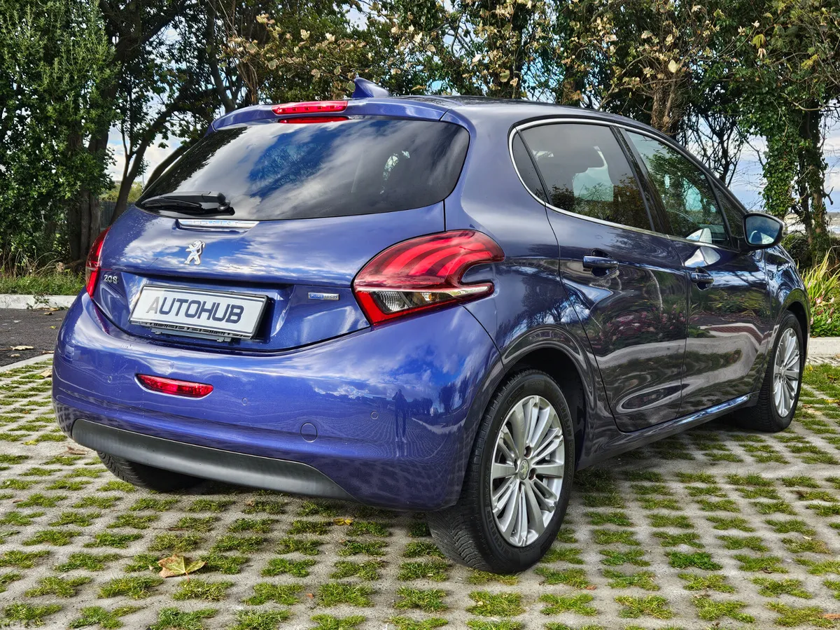 Peugeot 208 Hatchback, Petrol, 2016, Blue