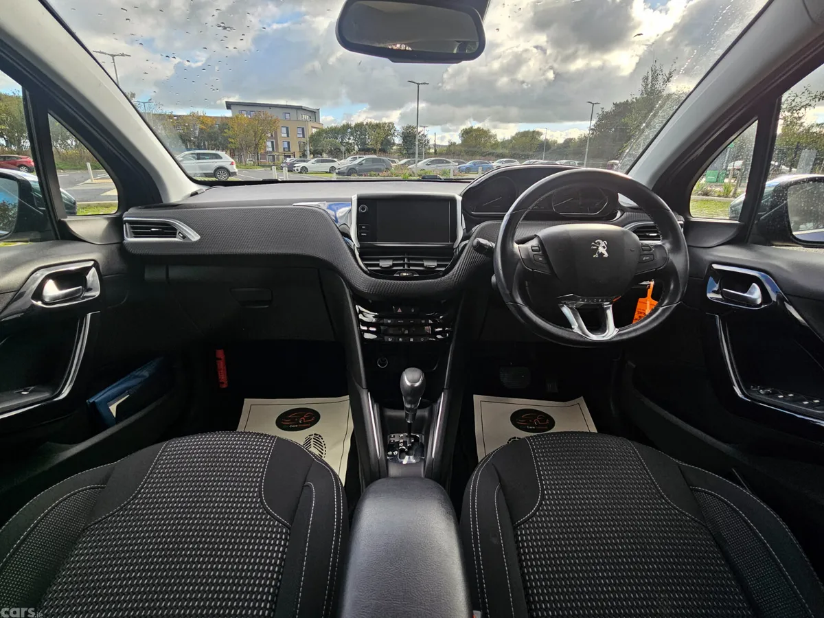 Peugeot 208 Hatchback, Petrol, 2016, Blue