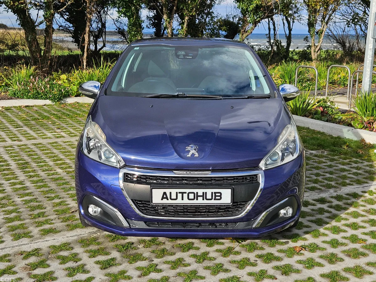 Peugeot 208 Hatchback, Petrol, 2016, Blue