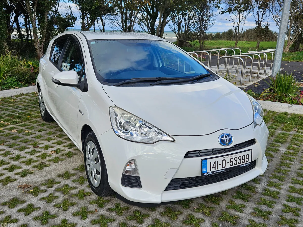 Toyota Aqua Hatchback, Petrol Hybrid, 2014, White