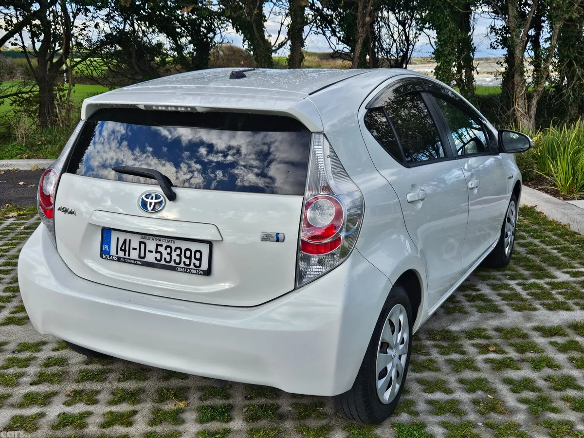 Toyota Aqua Hatchback, Petrol Hybrid, 2014, White