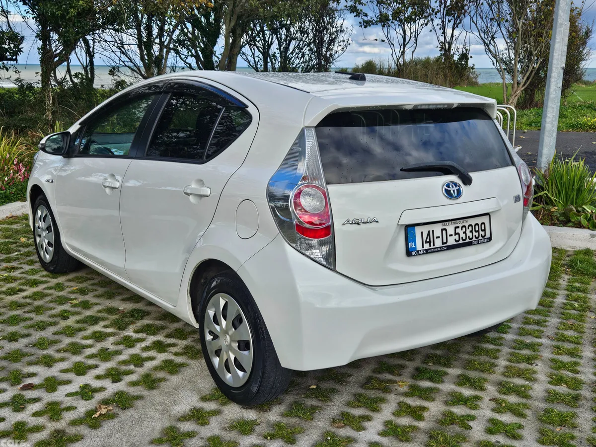 Toyota Aqua Hatchback, Petrol Hybrid, 2014, White