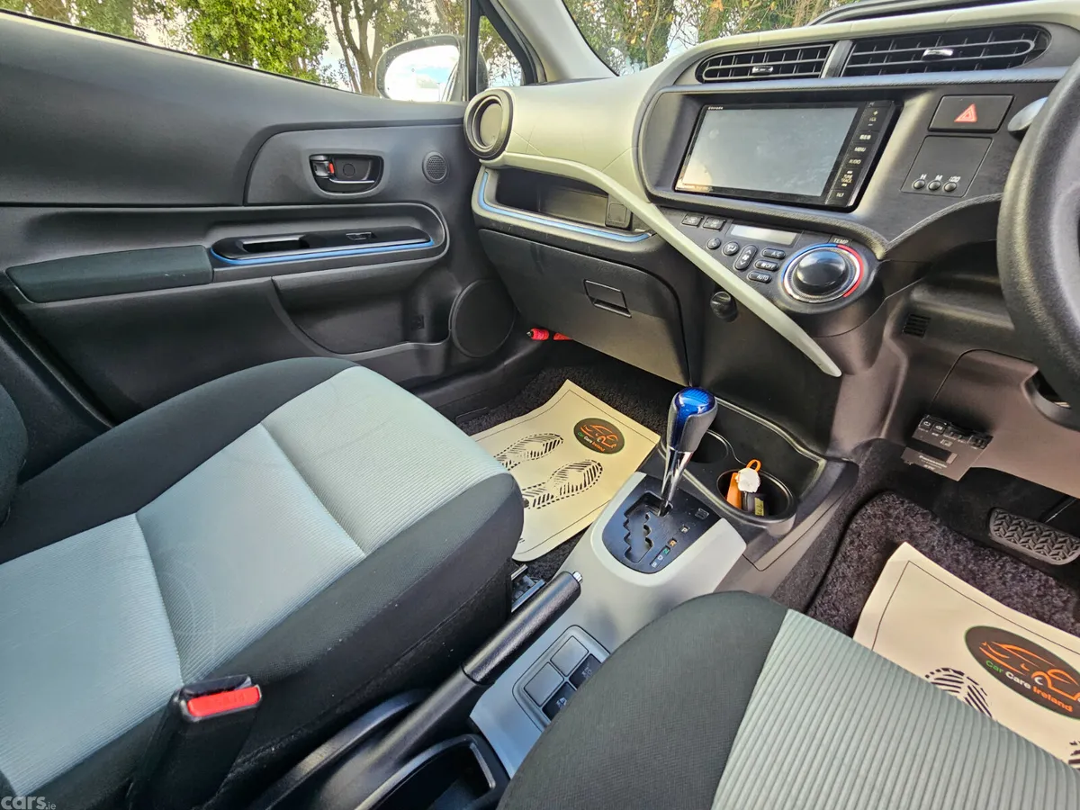 Toyota Aqua Hatchback, Petrol Hybrid, 2014, White