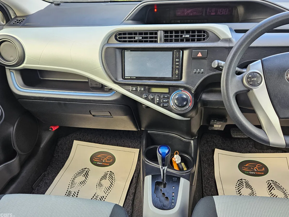 Toyota Aqua Hatchback, Petrol Hybrid, 2014, White