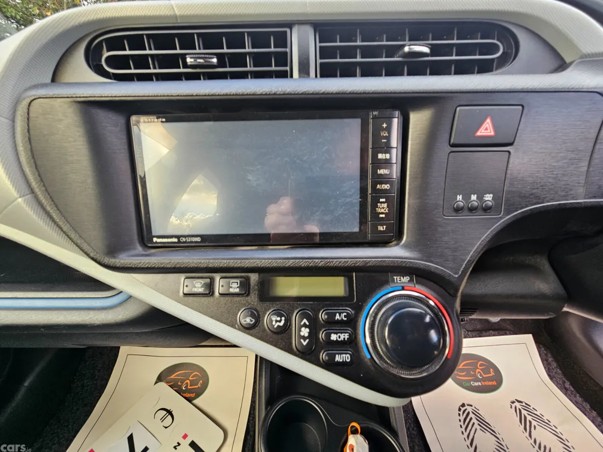 Toyota Aqua Hatchback, Petrol Hybrid, 2014, White