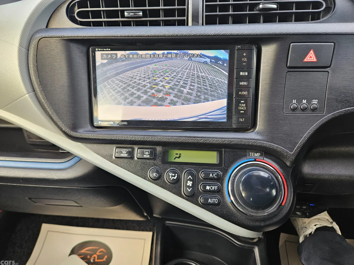 Toyota Aqua Hatchback, Petrol Hybrid, 2014, White