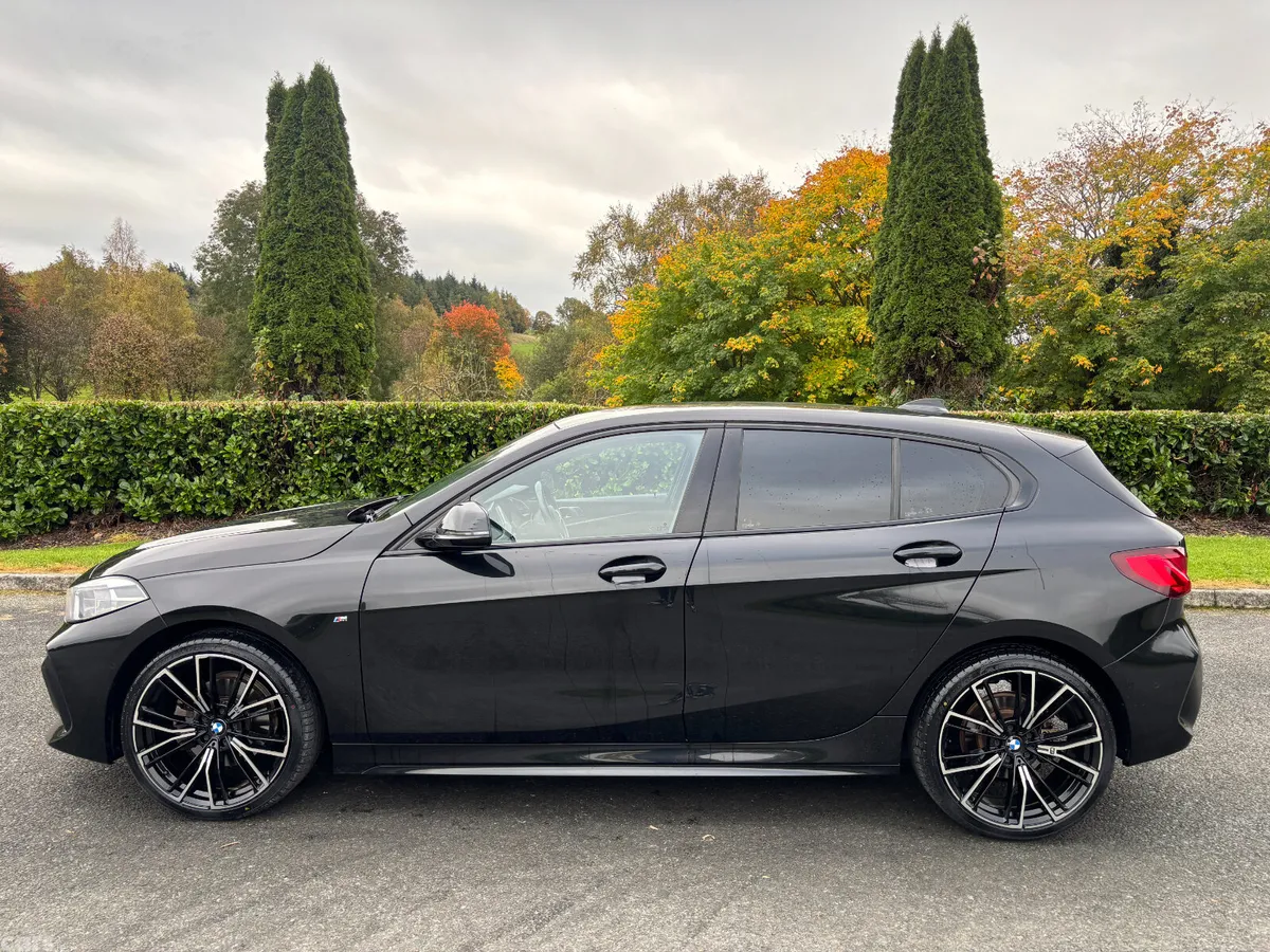 BMW 1-Series Hatchback, Diesel, 2022, Black